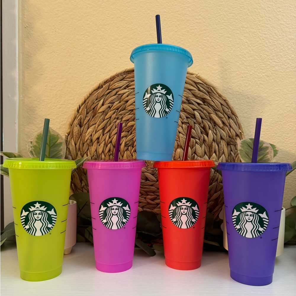 🆕 Starbucks Cups Color Changing Reusable Cold Cups